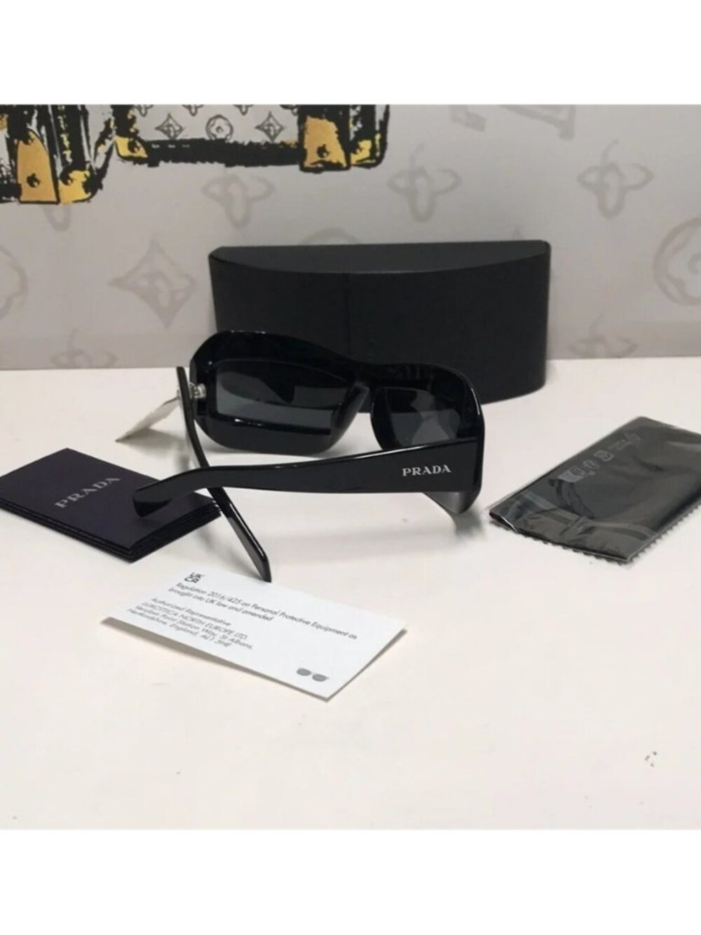 New Authentic Stylish Black Sunglasses Prada SPR30Y 1AB-5s0 - Picture 5 of 13